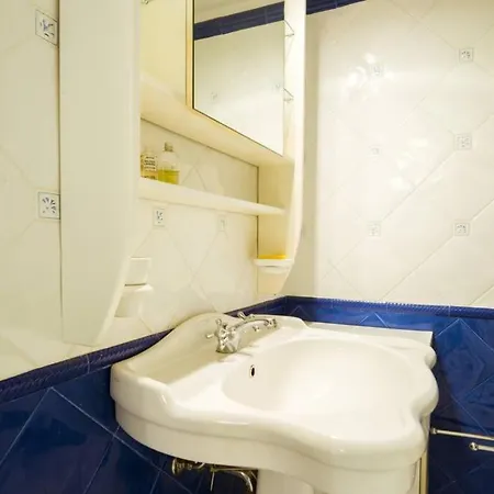 Astoria Palace - Central Two Bedroom Menton