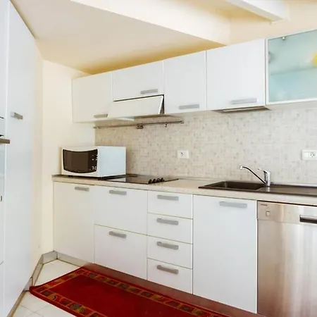 Astoria Palace - Central Two Bedroom *