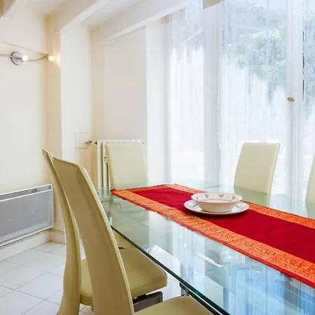 Astoria Palace - Central Two Bedroom