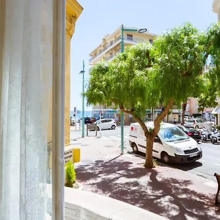 Astoria Palace - Central Two Bedroom Menton